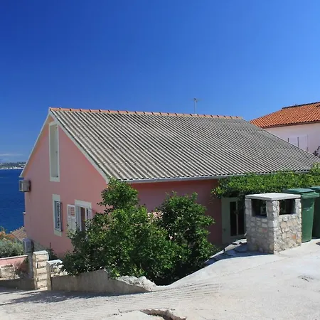 Seaside Holiday House Kali, Ugljan - 8429 Дом отдыха *