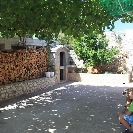 Seaside Holiday House Kali, Ugljan - 8429 Дом отдыха *