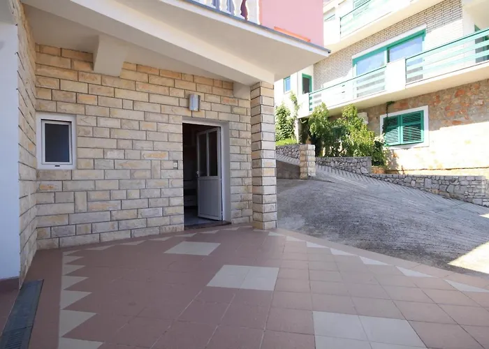 Seaside House Kali, Ugljan - 8429 بيت للعطل *